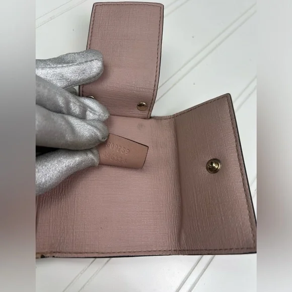 Gucci White and Pink GG 6 Ring Holder Wallet Case - Picture 11 of 11